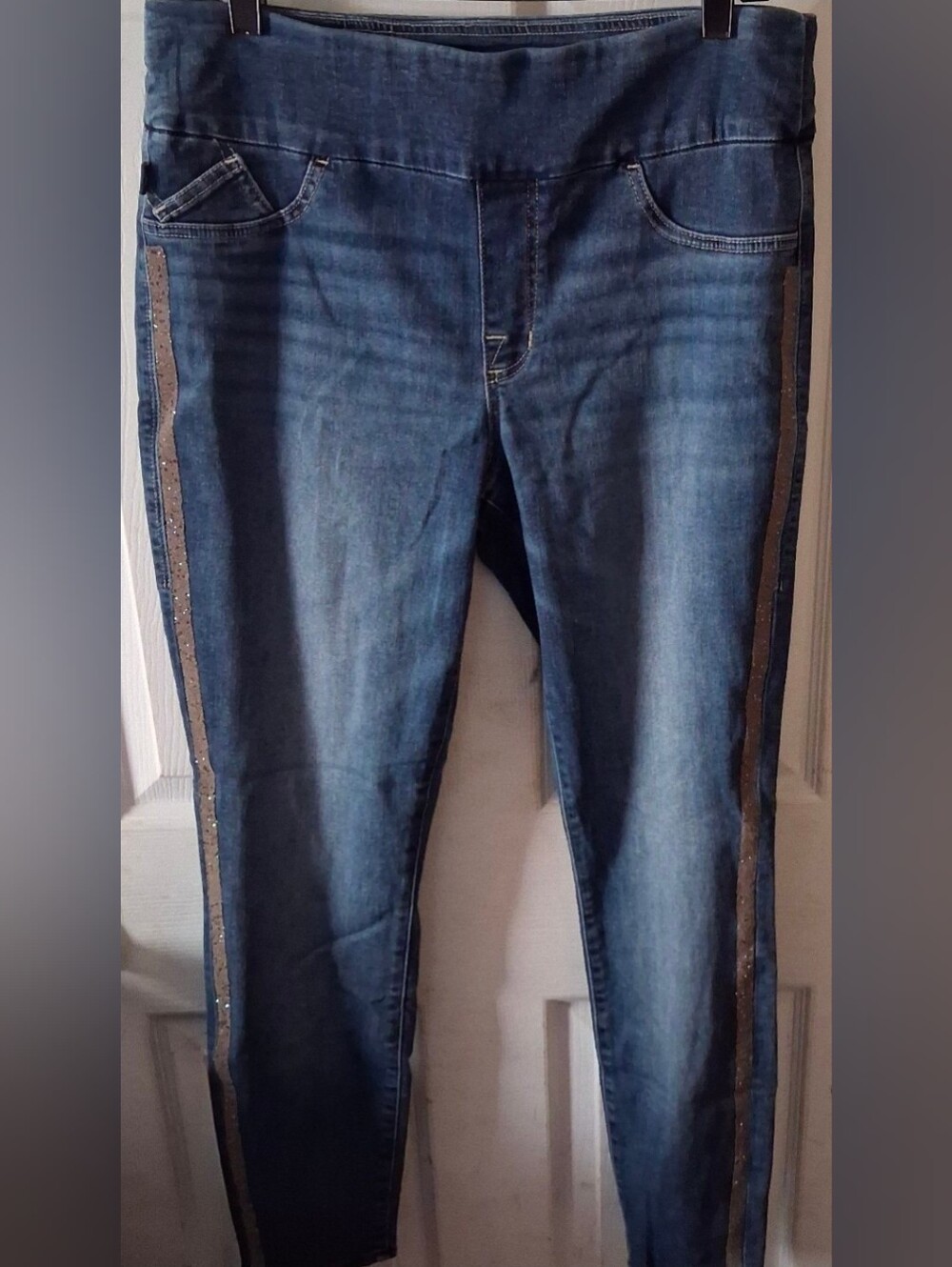 Rock & Republic Denim Rx Fever - Women's Blue Pull On Stretch Jeans. Size 14M